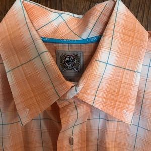 Men’s shirt sleeved Cinch shirt